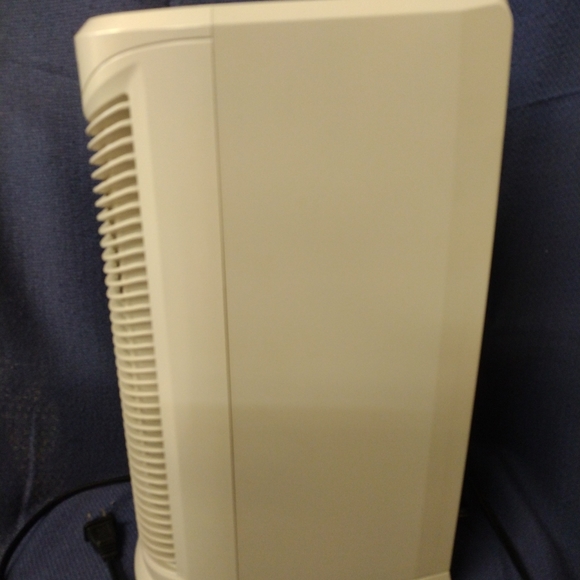 Oreck Air Tower Purifier Model  WK17500QPC 3-Speed Portable HEPA Filtration USED - Picture 5 of 14